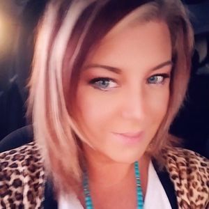 Meet your Posher, Raynae